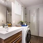 شقة Bright Top-floor With Sea View *