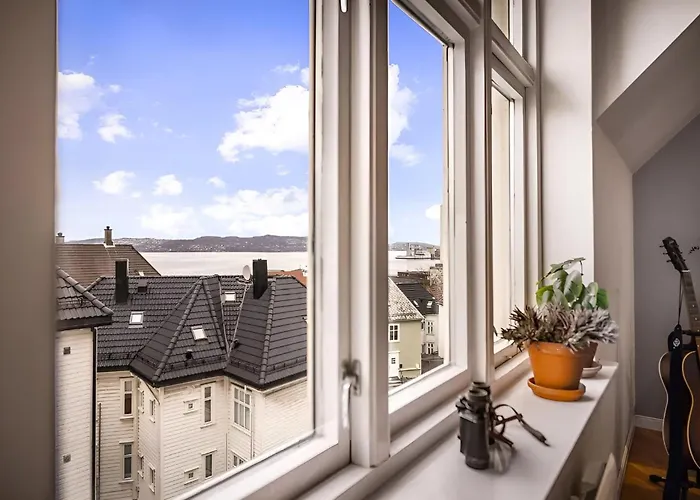 Bright Top-Floor Apartment With Sea View Appartement Bergen