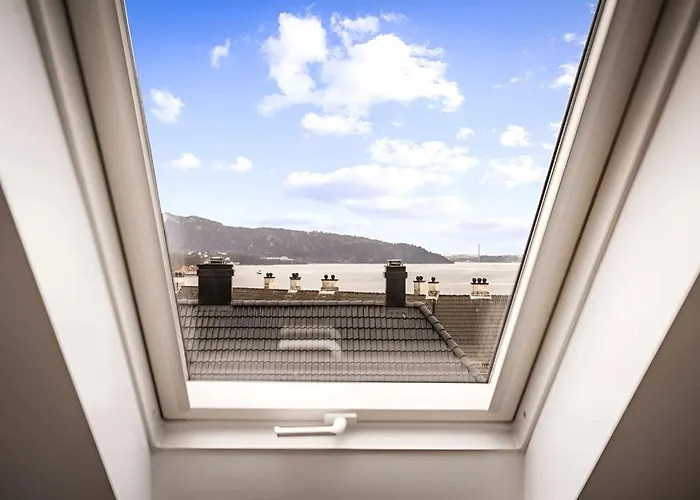 Bright Top-floor With Sea View Apartament