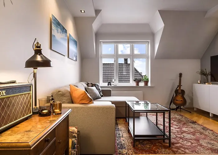 Bright Top-floor With Sea View *